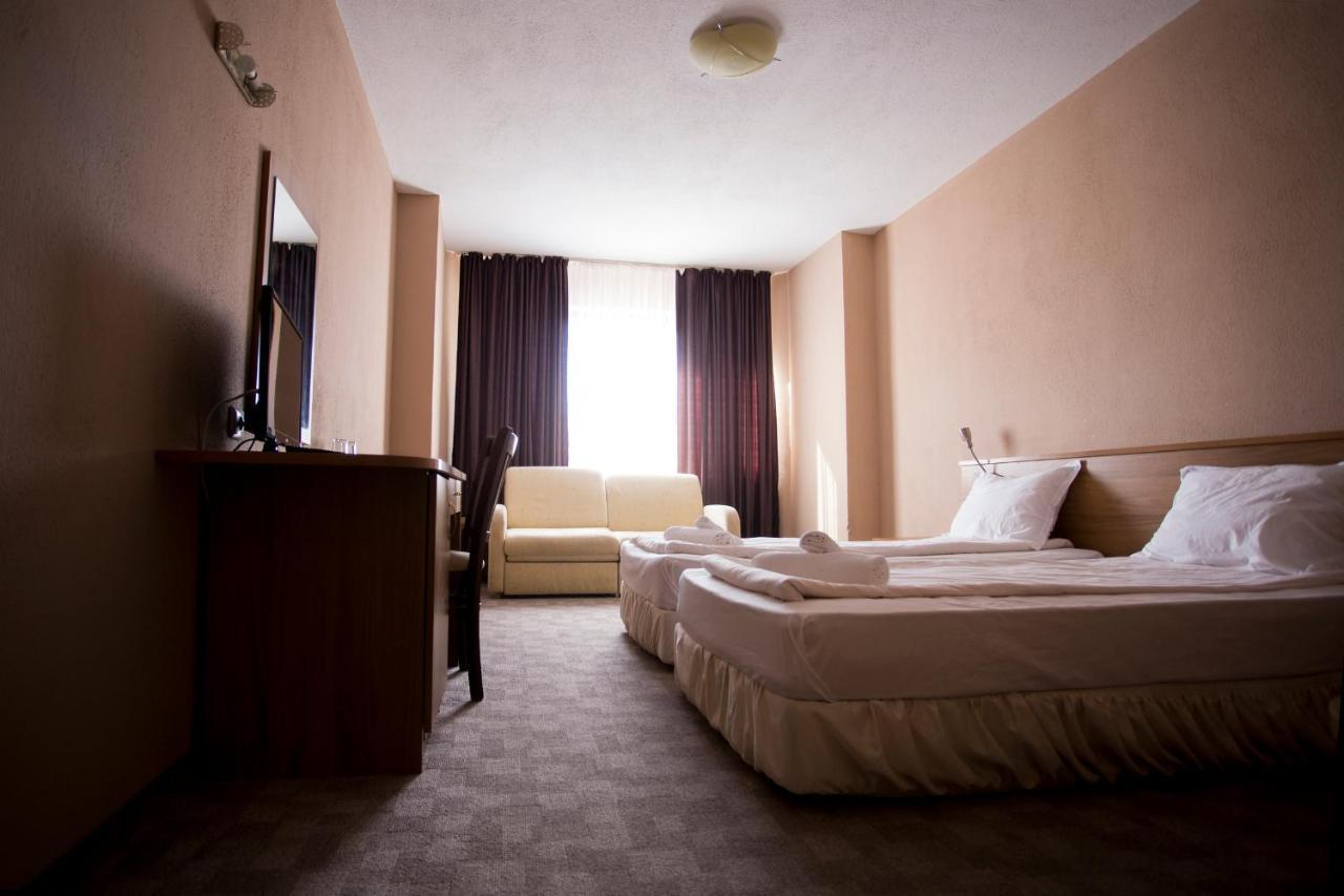 סנדנסקי Family Prim Hotel מראה חיצוני תמונה