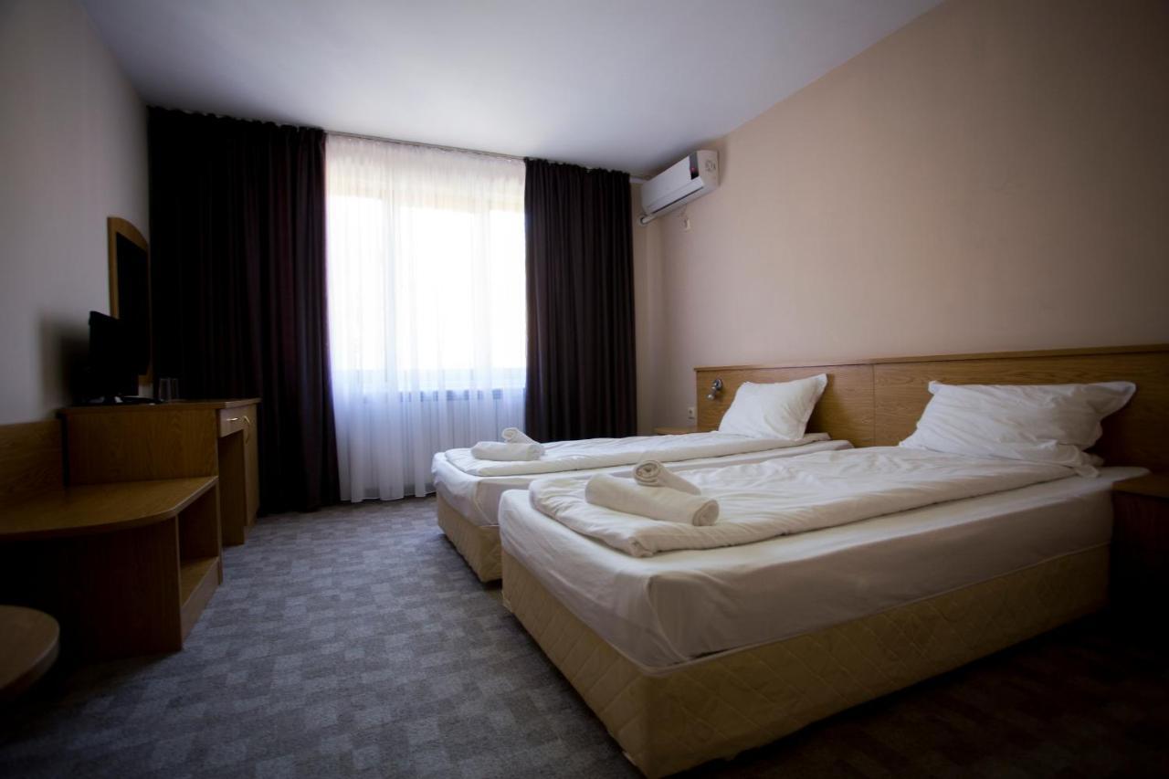 סנדנסקי Family Prim Hotel מראה חיצוני תמונה