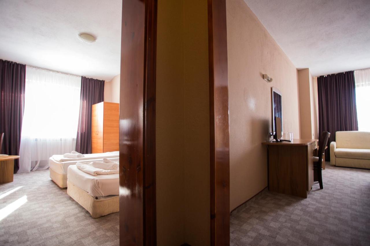 סנדנסקי Family Prim Hotel מראה חיצוני תמונה