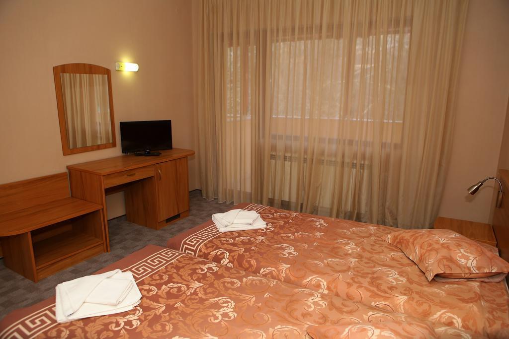 סנדנסקי Family Prim Hotel מראה חיצוני תמונה