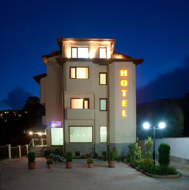 סנדנסקי Family Prim Hotel מראה חיצוני תמונה