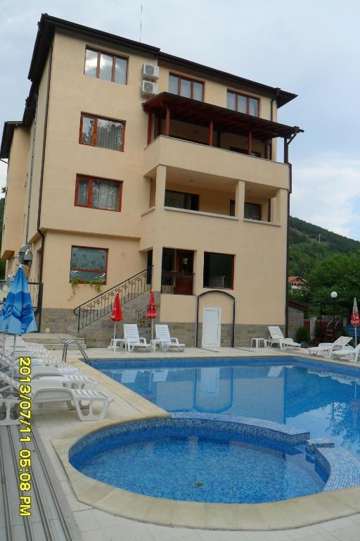 סנדנסקי Family Prim Hotel מראה חיצוני תמונה