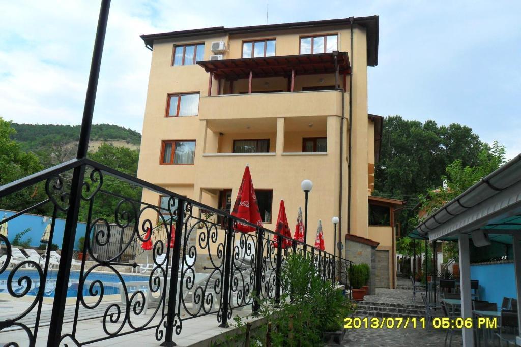 סנדנסקי Family Prim Hotel מראה חיצוני תמונה
